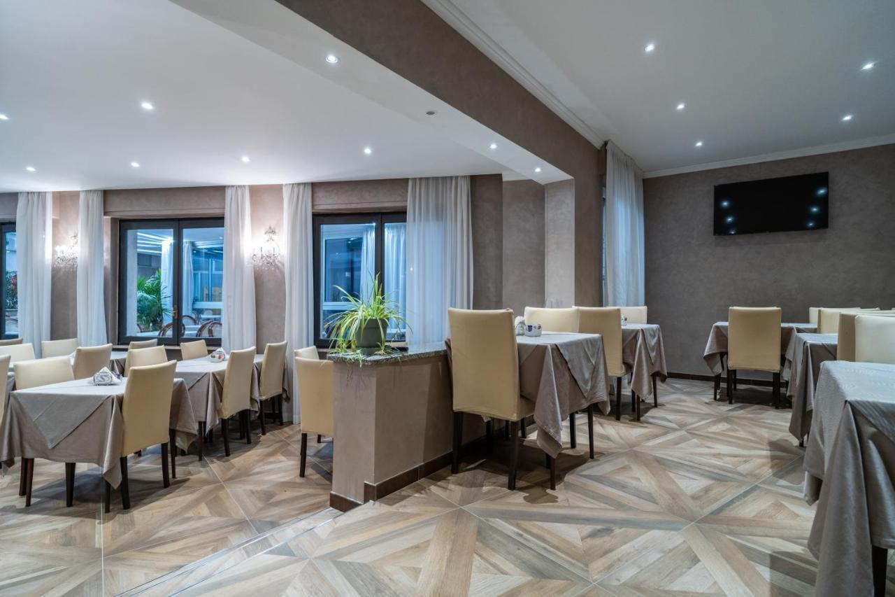 Hotel Globo Suite-Correnti Hotels Сан Ремо Екстериор снимка