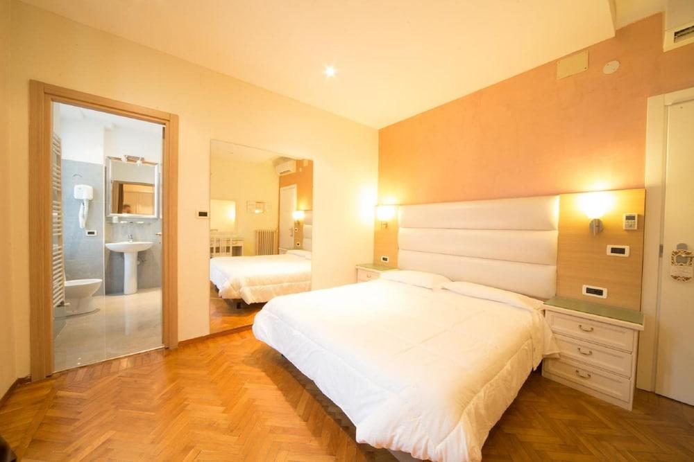 Hotel Globo Suite-Correnti Hotels Сан Ремо Екстериор снимка