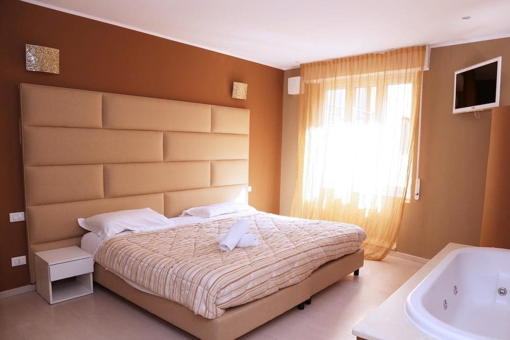 Hotel Globo Suite-Correnti Hotels Сан Ремо Екстериор снимка