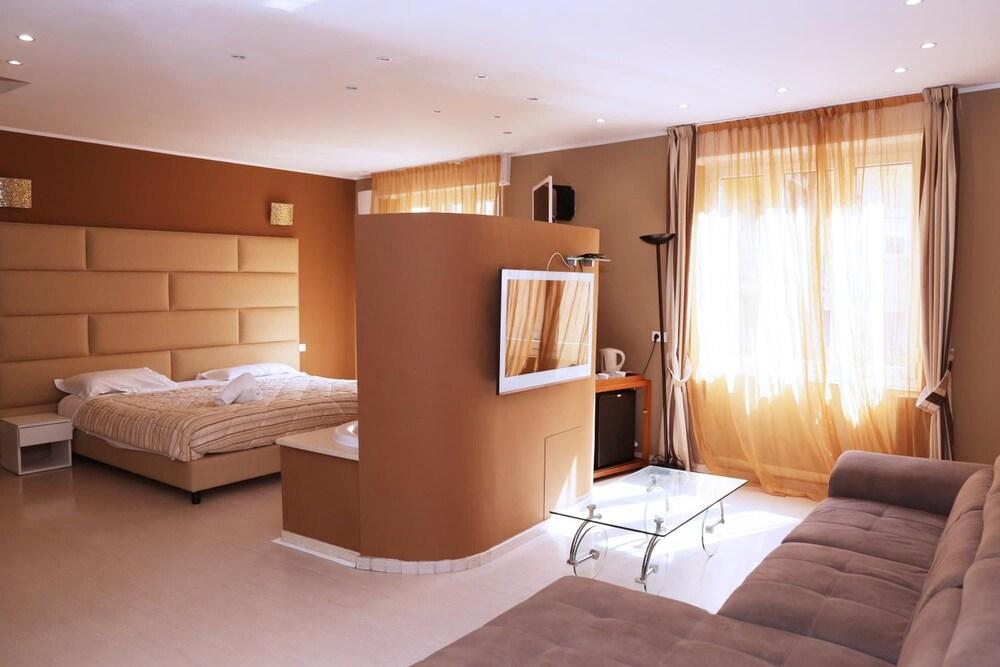 Hotel Globo Suite-Correnti Hotels Сан Ремо Екстериор снимка